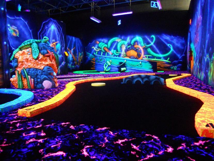 Glow in the dark mini putt