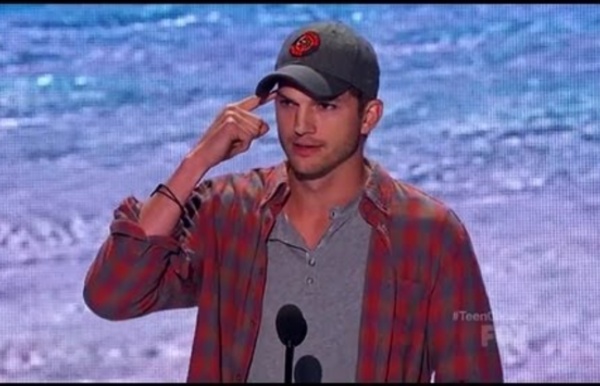 Ashton Kutcher Speech - Teen Choice Awards (HQ)