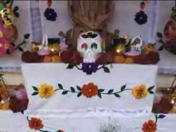 In-flight movie: El Dia de los Muertos en Mexico