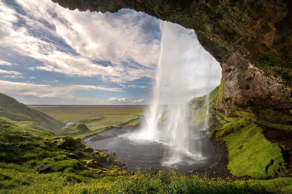 Iceland-waterfall.jpg (960×640)