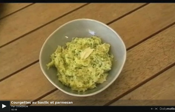 Courgettes au basilic et parmesan - une vidéo Vie pratique