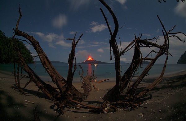 Krakatau_fulle_big.jpg (1000×650)