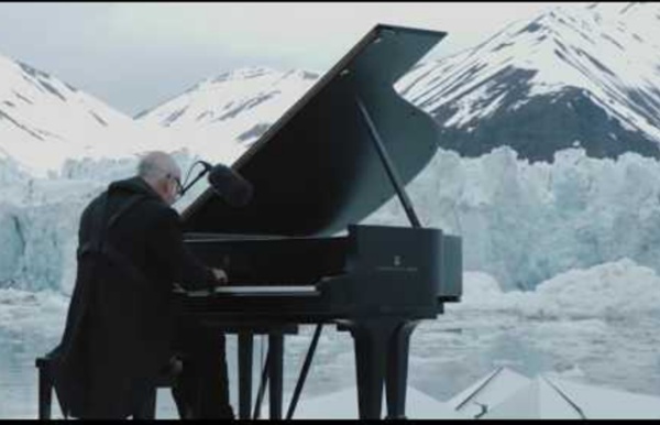 Ludovico Einaudi - "Elegy for the Arctic" - Official Live (Greenpeace)