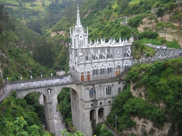 Church-built-across-a-deep-river-gorge-...-Las-Lajas-Sanctuary-Ipiales-Colombia.jpg (965×723)