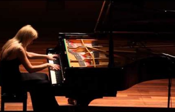 Valentina Lisitsa plays Liszt's Hungarian Rhapsody No. 2