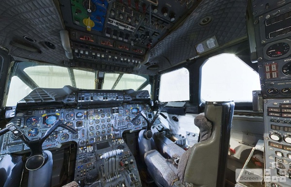 360° Virtual Reality tour of the Cockpit of Concorde by Ken McBride