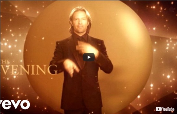 ‪Eric Whitacre - Eric Whitacre's Virtual Choir 2.0, 'Sleep'‬‏