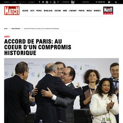 Laurent Fabius et François Hollande, après l'adoption de l'accord de Paris, samedi soir au Bourget.