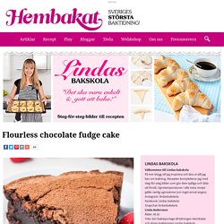 Flourless chocolate fudge cake