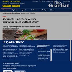 Sticking to UK diet advice cuts premature death and CO2 - study
