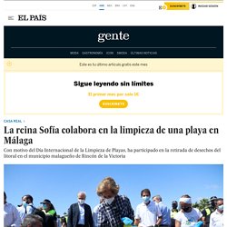 Rincón de la Victoria: La reina Sofía colabora en la limpieza de una playa en Málaga